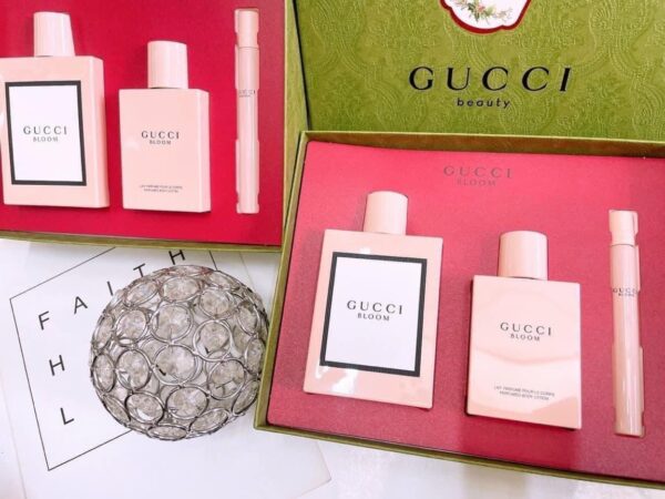 Gucci Bloom EDP Gift Set 3pcs 6 - Nuochoarosa.com - Nước hoa cao cấp, chính hãng giá tốt, mẫu mới