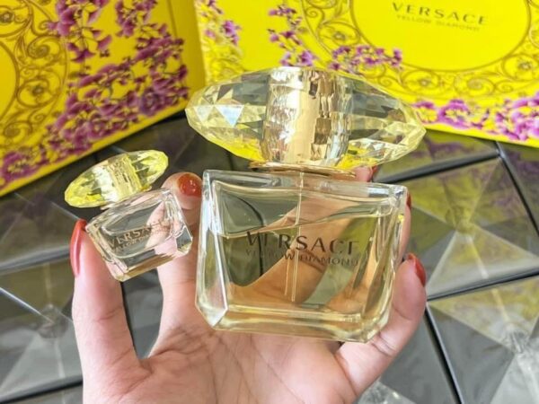 Versace Yellow Diamond Gift Set 1 - Nuochoarosa.com - Nước hoa cao cấp, chính hãng giá tốt, mẫu mới