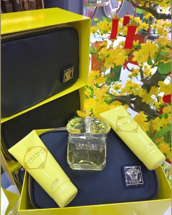 Versace Yellow Diamond Gift Set 3 - Nuochoarosa.com - Nước hoa cao cấp, chính hãng giá tốt, mẫu mới