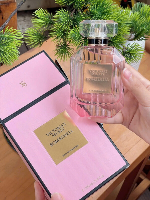 Victoria's Secret Bombshell - Ảnh 3