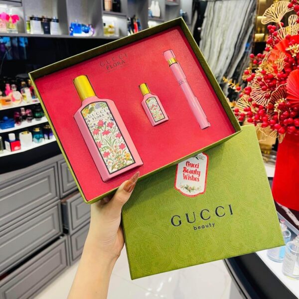 Gucci Flora Gorgeous Gardenia Gift Set 3pcs 4 - Nuochoarosa.com - Nước hoa cao cấp, chính hãng giá tốt, mẫu mới
