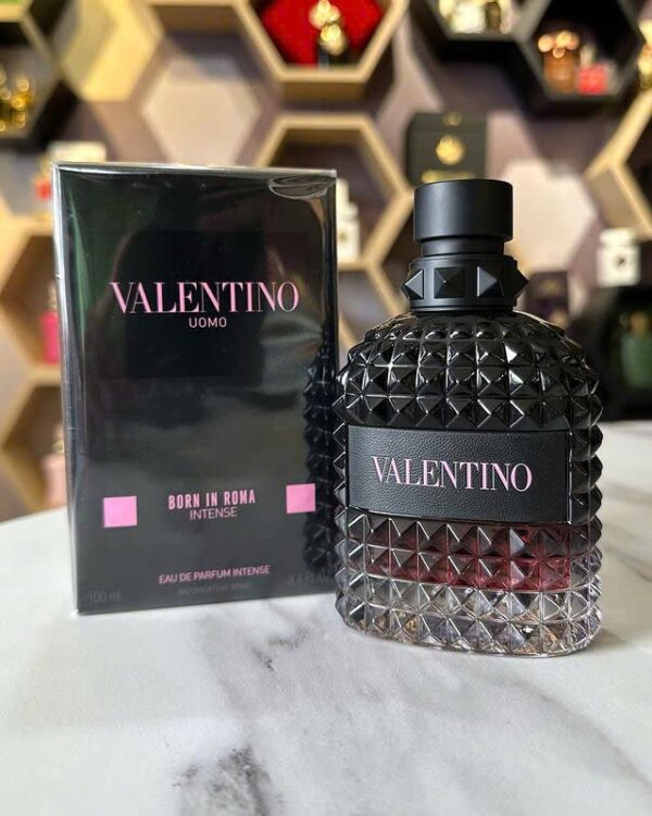 Valentino Uomo Born In Roma Intense 1 - Nuochoarosa.com - Nước hoa cao cấp, chính hãng giá tốt, mẫu mới