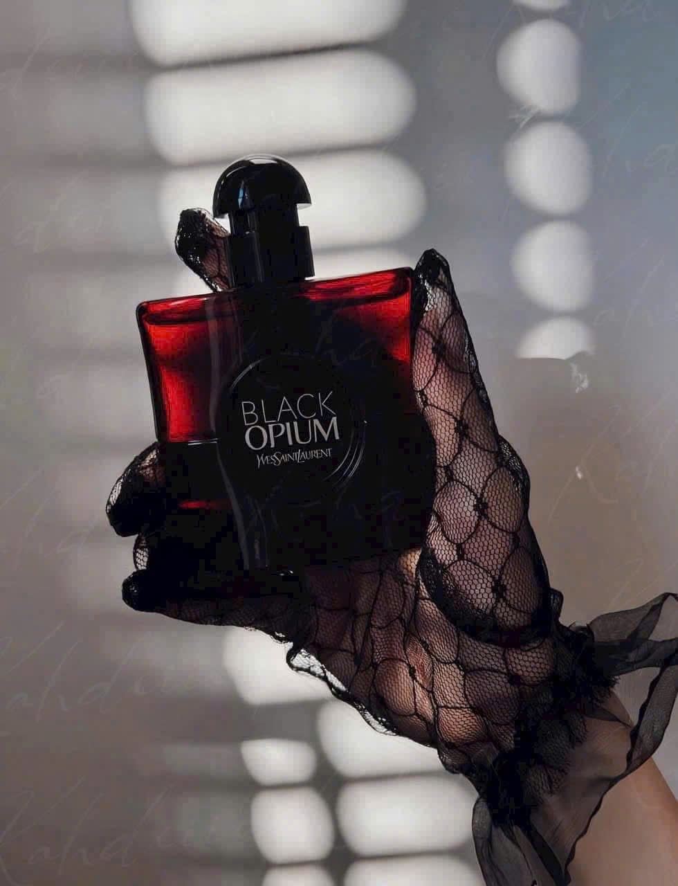 YSL Yves Saint Laurent Black Opium Over Red 2 - Nuochoarosa.com - Nước hoa cao cấp, chính hãng giá tốt, mẫu mới